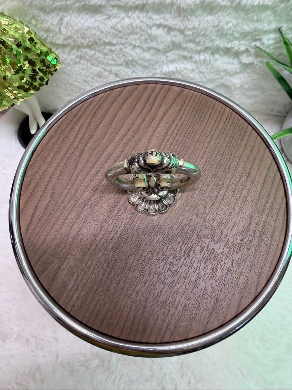Faux Woodgrain Ice Bucket with Chrome Medieval 🏰 Accents - Picture 3 of 6